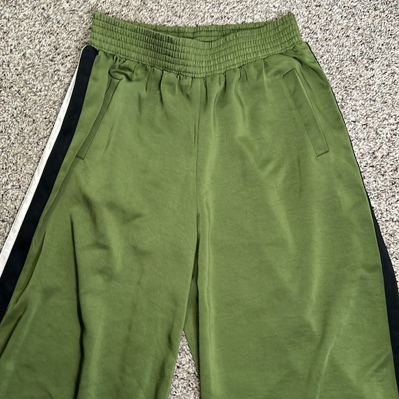 Lost INK olive green wide leg satin pants size small - Picture 5 of 9